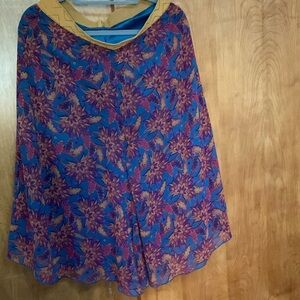 Lined print pattern skirt